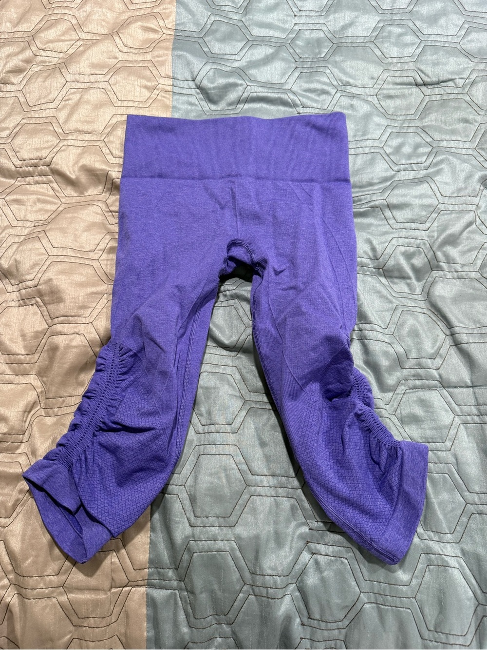 Lululemon In The Flow Cropped Ruched Purple Women’s Capri Leggings Sz 4